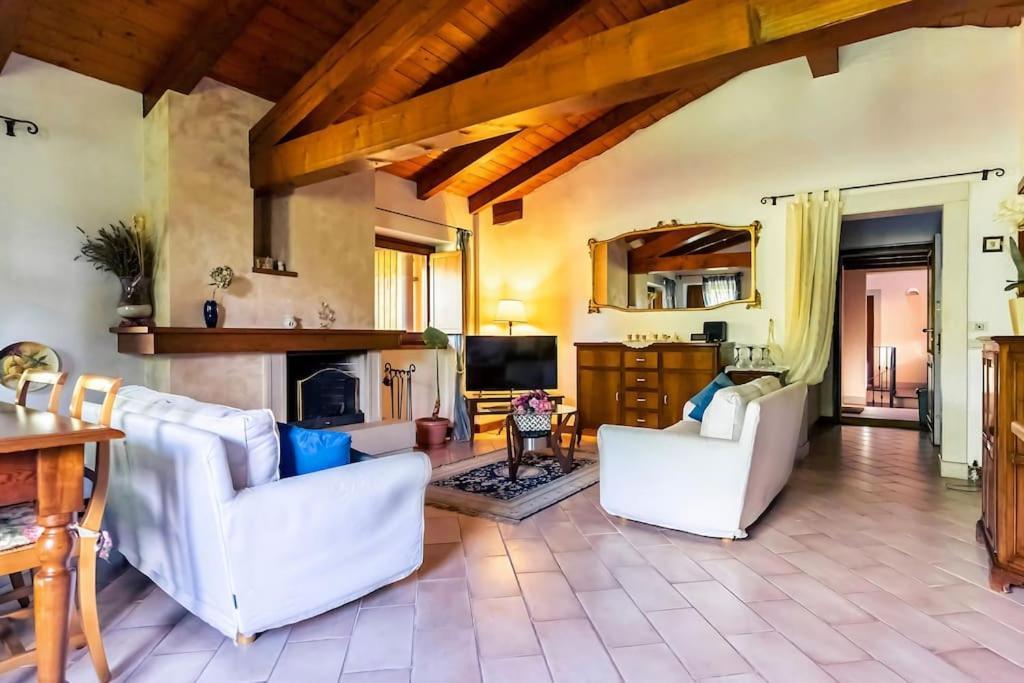 Al Mulino - Immerso Nel Golf Resort Polpenazze del Garda Zewnętrze zdjęcie